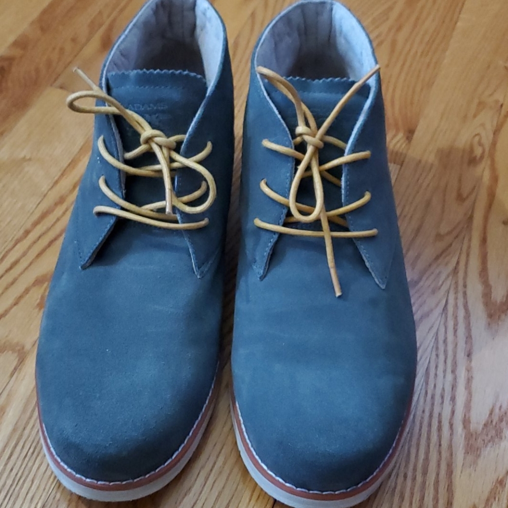 Boots - Picture 3 of 4